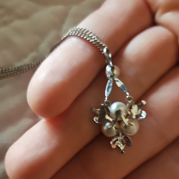 Mikimoto Silver Necklace with White Pearls - Picture 8 of 12